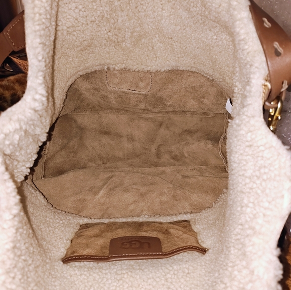 UGG hobo handbag - Picture 10 of 12